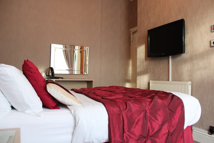 Room 3 of 34
