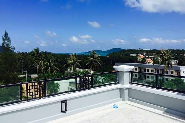 Sundeck 27 of 30