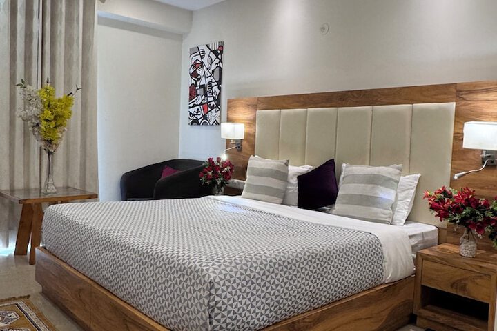 Room 15 of 32