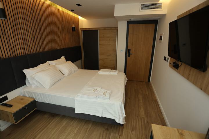 Room 17 of 42
