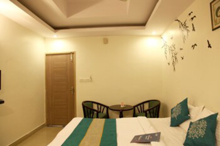 Room 27 of 35