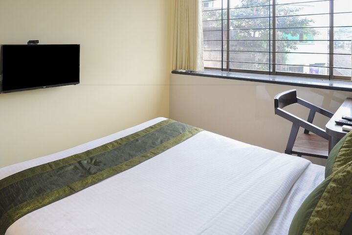 Room 12 of 26