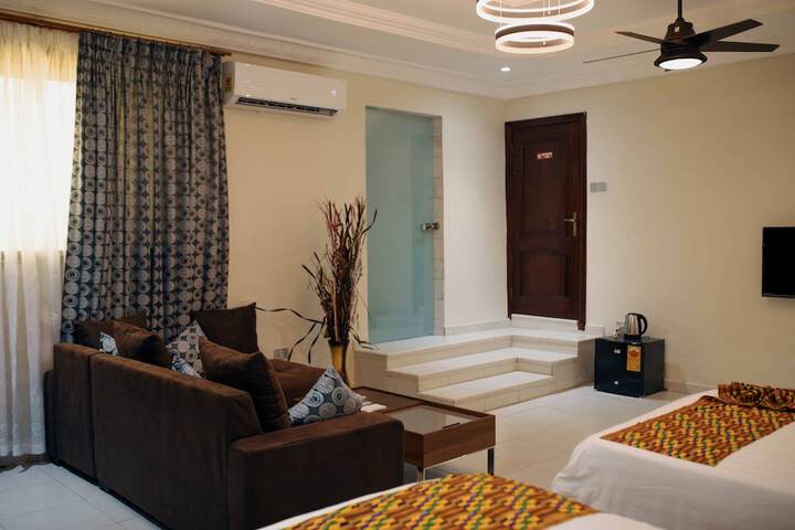 Room 25 of 48