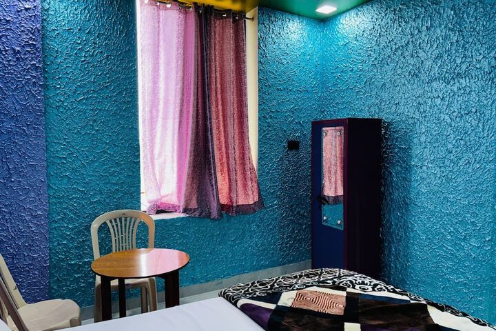 Room 6 of 23