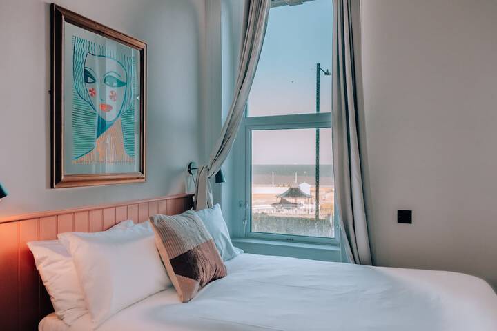 Room 33 of 52