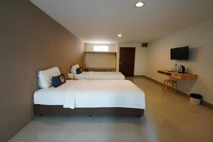 Room 3 of 16