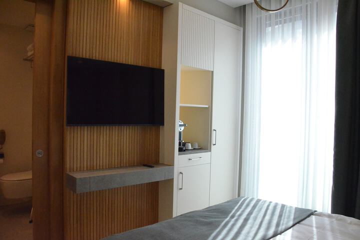 Room 6 of 91