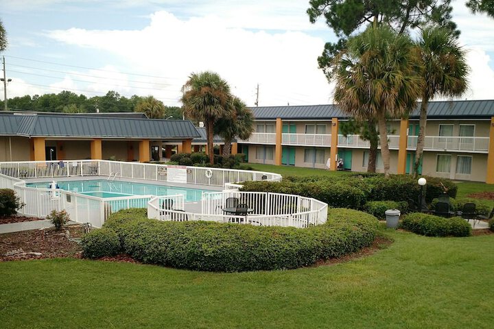 Pool 42 of 70