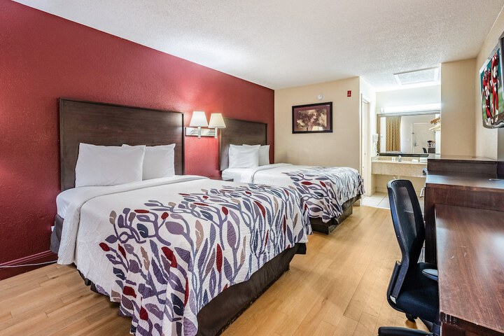 Deluxe 2 Double Beds (1 of 9)