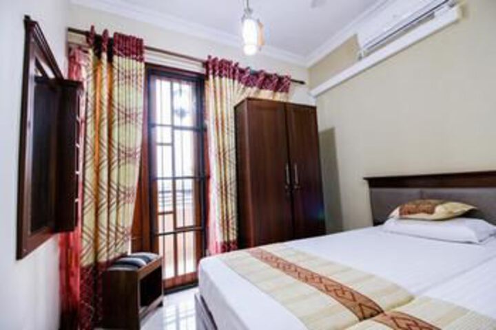 Room 10 of 48
