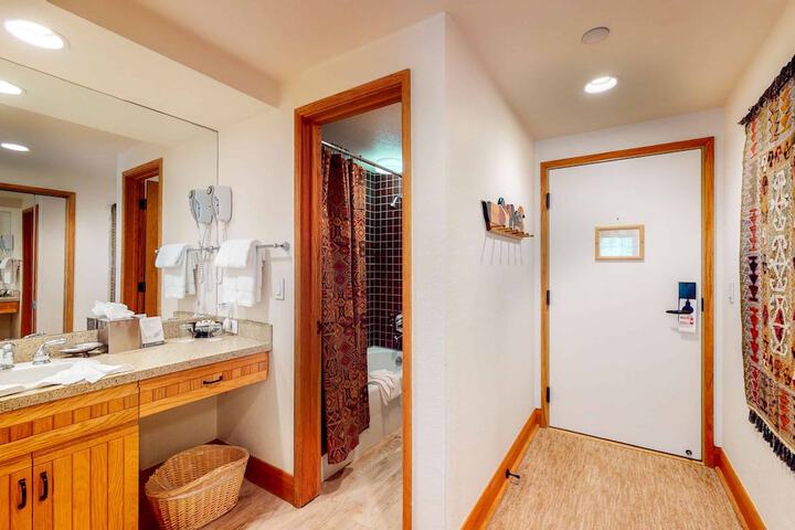 Room 183 of 222