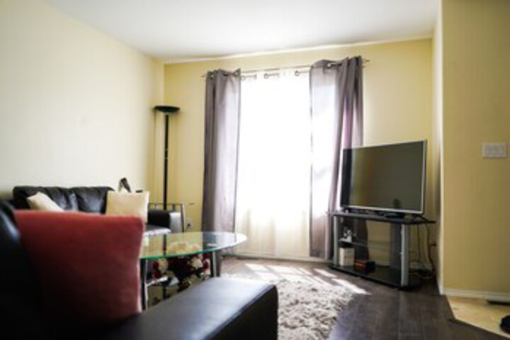 Room 6 of 18