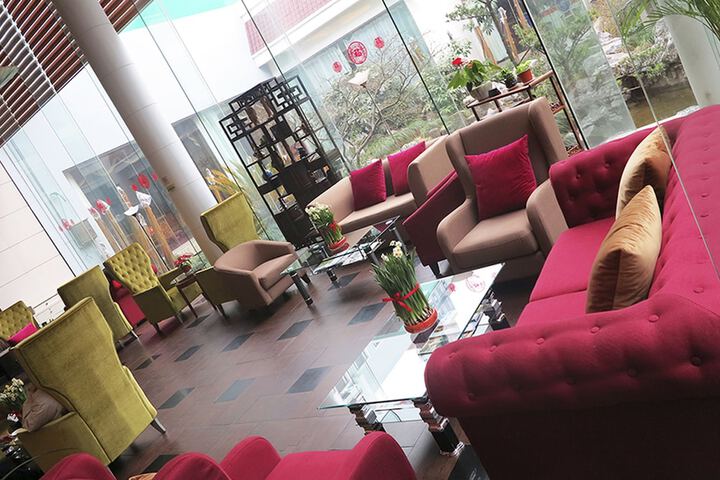 Hotel Lobby