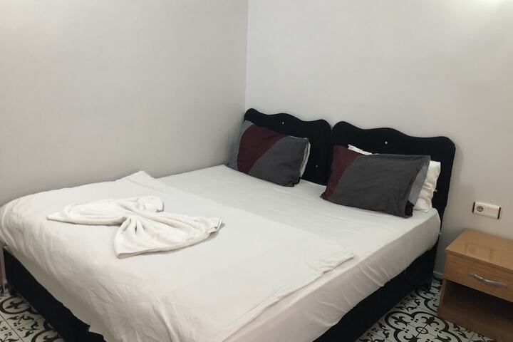 Room 9 of 137