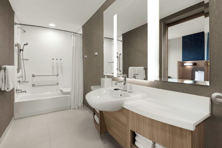Room 15 of 31