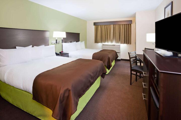 2 Queen Beds Executive Room (5 of 9)
