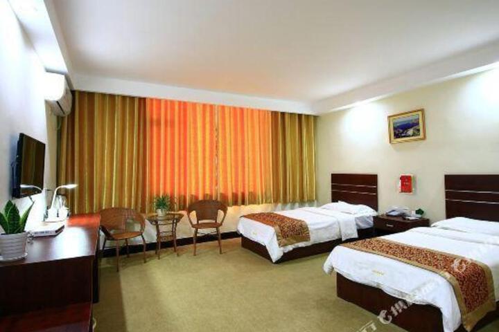 T8 Holiday Chain Hotel (Rizhao West Station)
