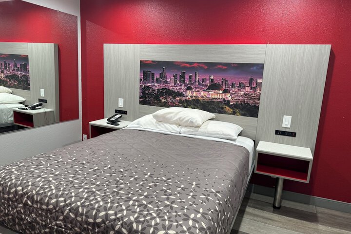 1 Queen Bed (40 of 44)