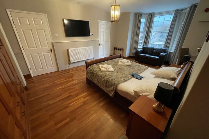 Room 7 of 75