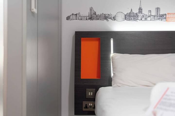 Room 37 of 47