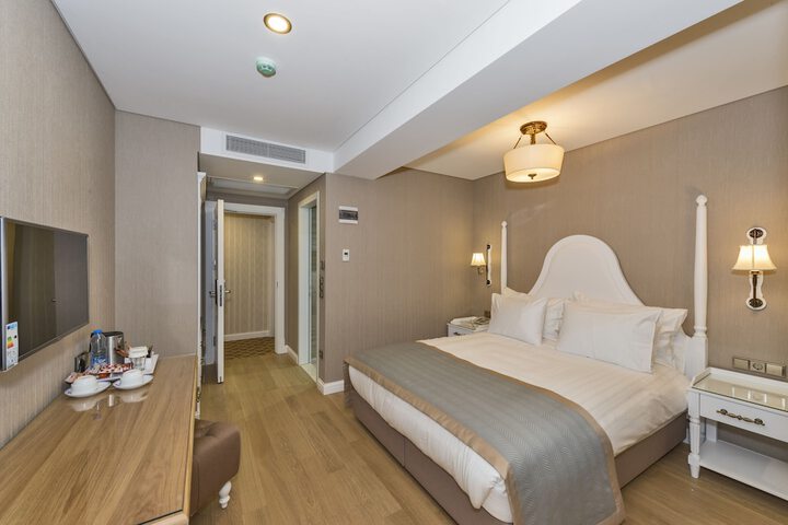 Room 28 of 44