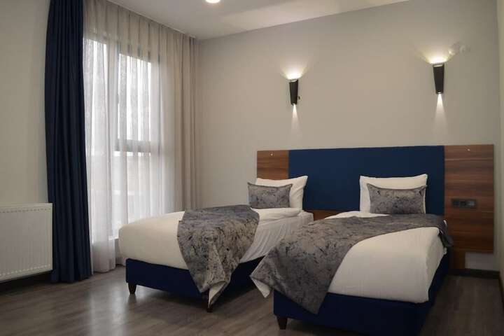 Room 3 of 13