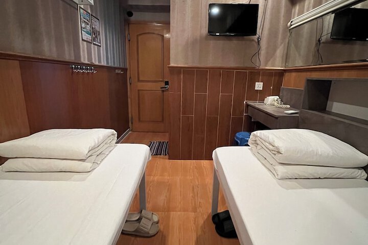 Room 19 of 30