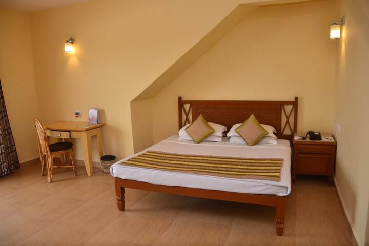 Room 16 of 120