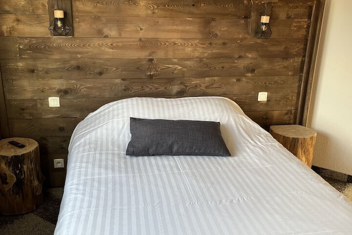 Room 8 of 46