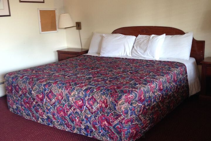 1 King Bed (9 of 12)