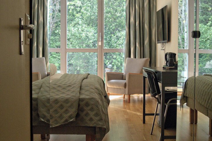 Room 16 of 62