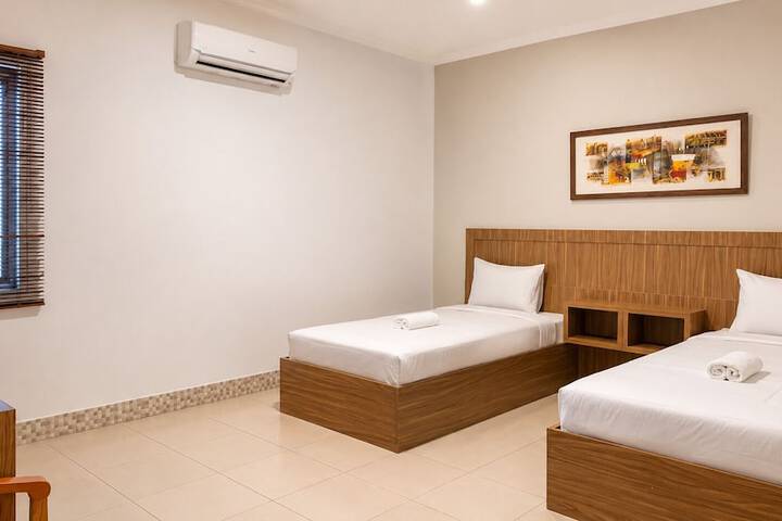Room 7 of 13