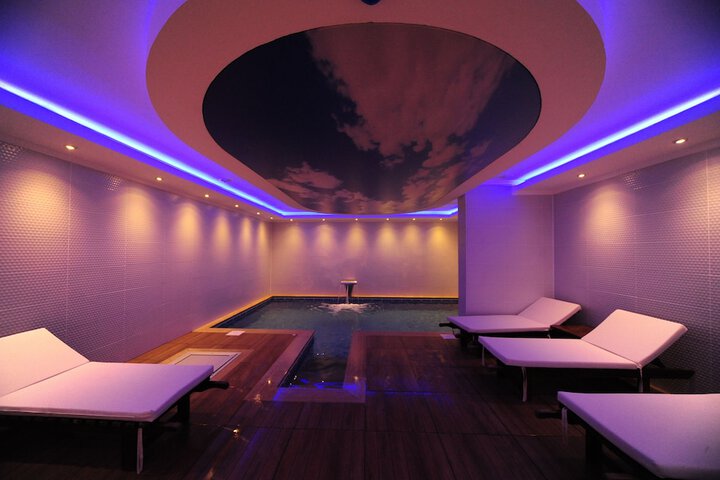 Pool Hotel