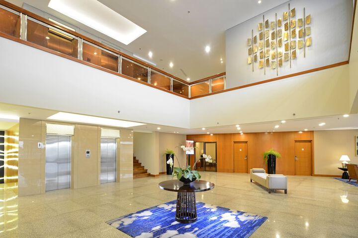 Entrance & Lobby