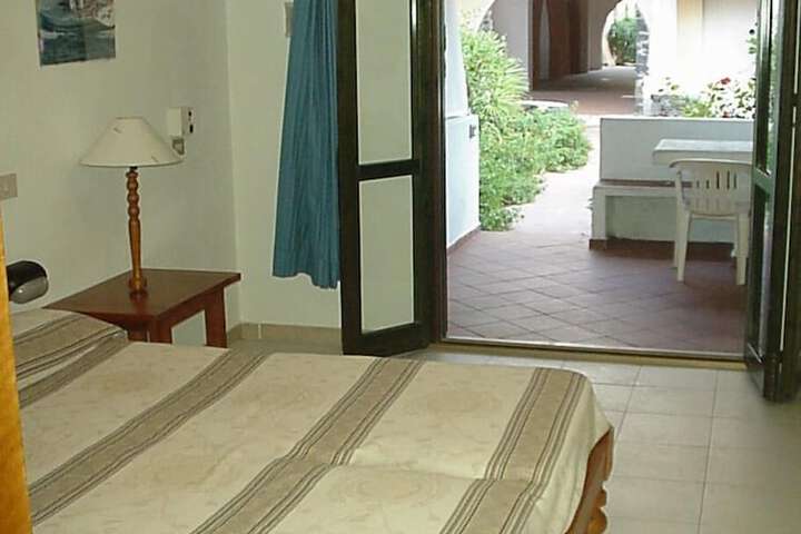 Room 6 of 49