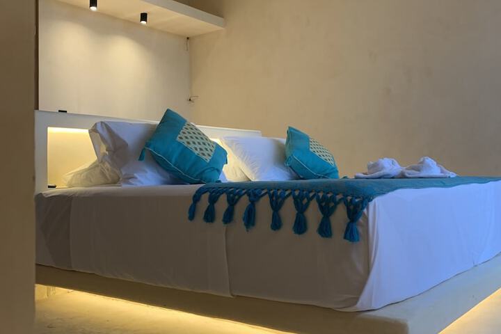 Room 10 of 90