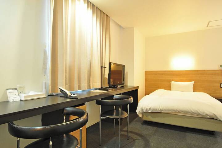 Room 7 of 22