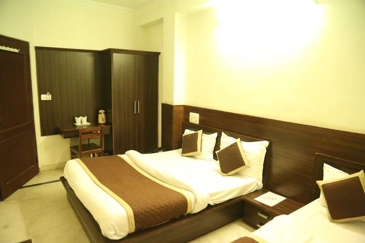 Room 12 of 35