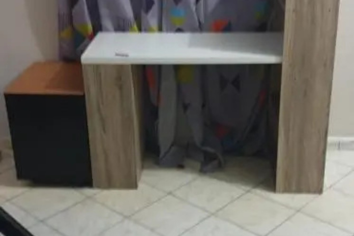 Room 6 of 8