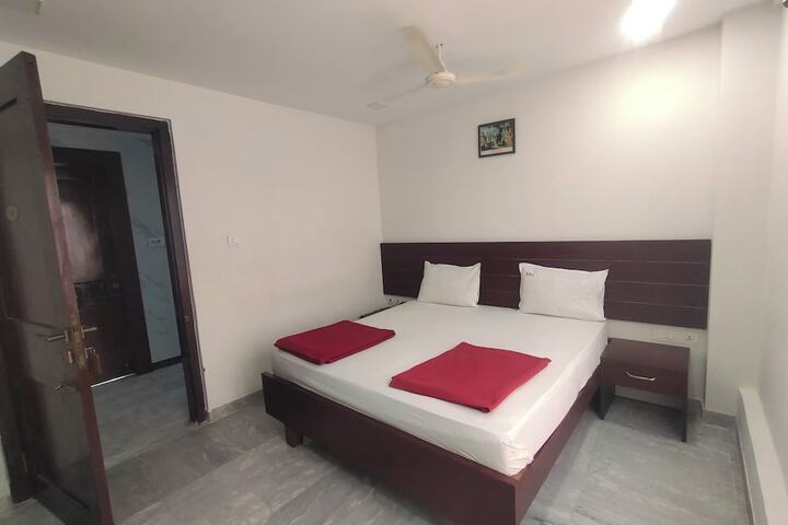 Room 3 of 11