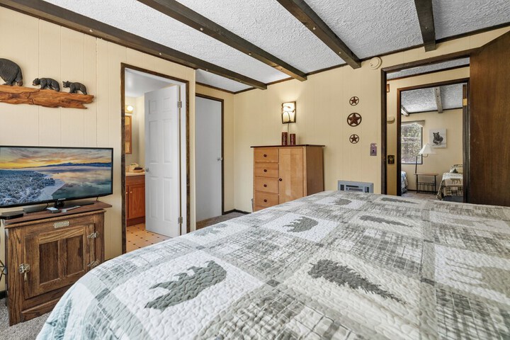 Room 4 of 19