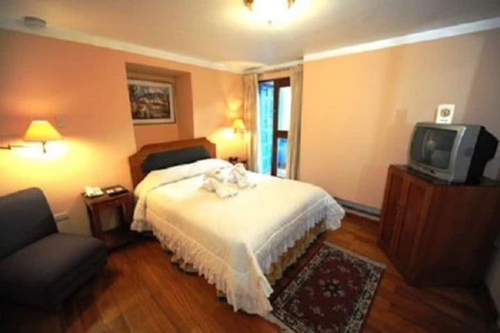 Room 10 of 40