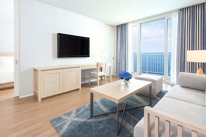 Room 80 of 181