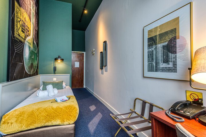 Room 18 of 59