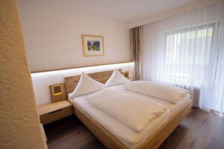 Room 10 of 36