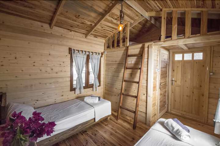 Room 2 of 17