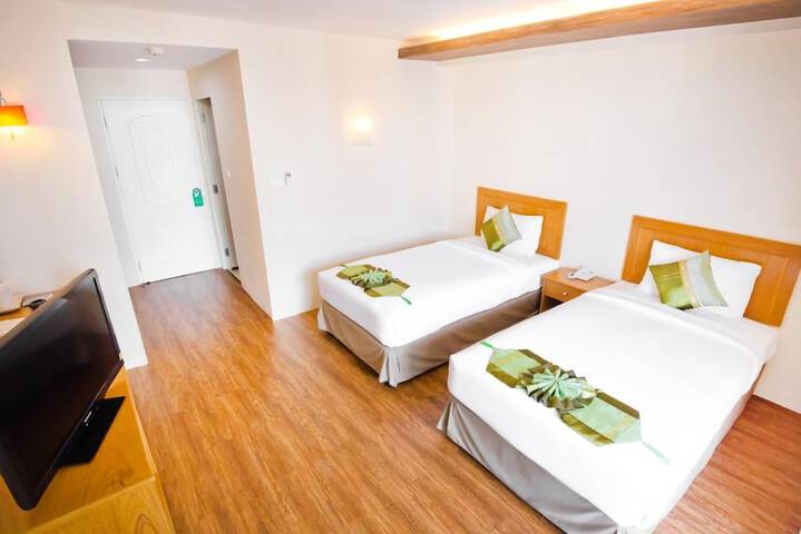 Room 14 of 28