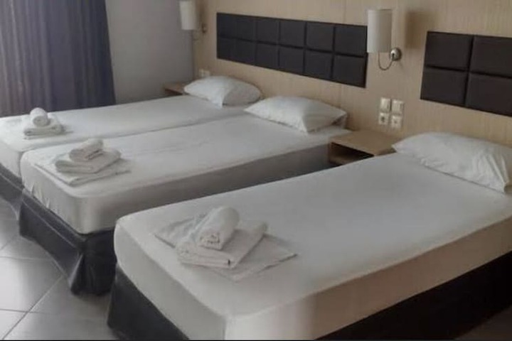 Room 7 of 48