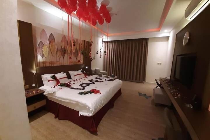 Room 25 of 65