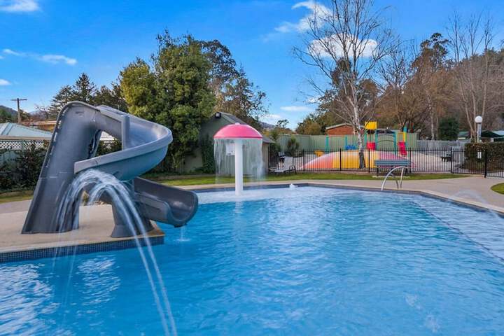 Pool 130 of 157